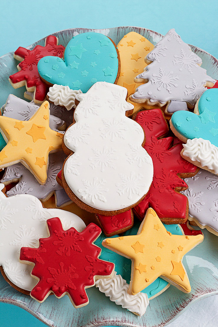 How to Stencil Cookies with Royal Icing-Video - The Bearfoot Baker